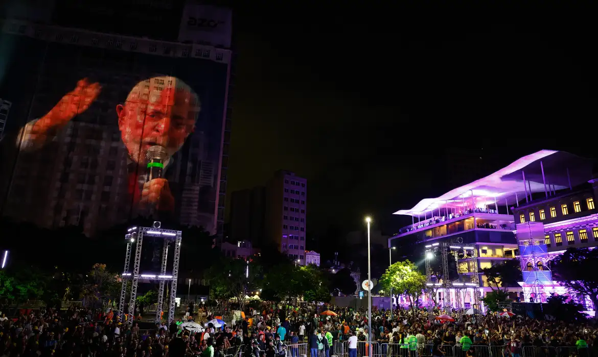 Lula Promete Zerar Fome No País Até Fim Do Mandato